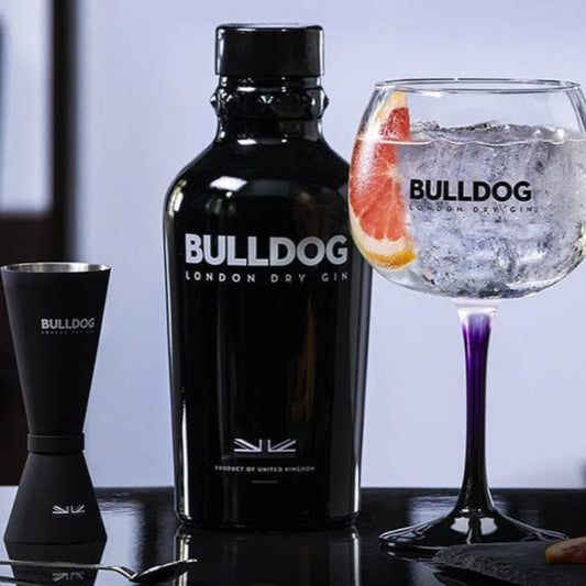 “A 1 litre bottle of Bulldog London Dry Gin with its distinctive black matte finish and silver studded collar, placed against a clean background.”
